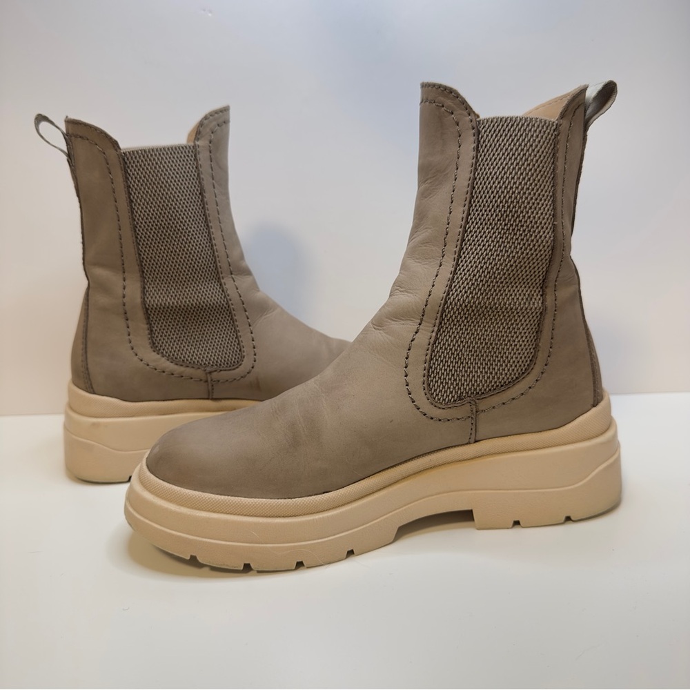 Luca Ferri Chelsea Boots | Beige Leather | Women’s Size 36 - Picture 3 of 9